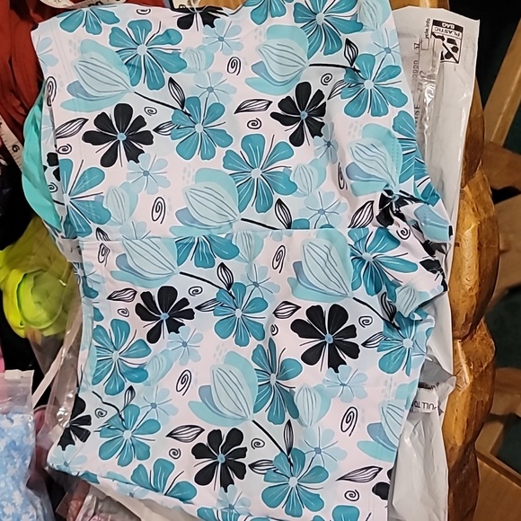 Women's Aqua Floral Swim Set - Picture 7 of 10